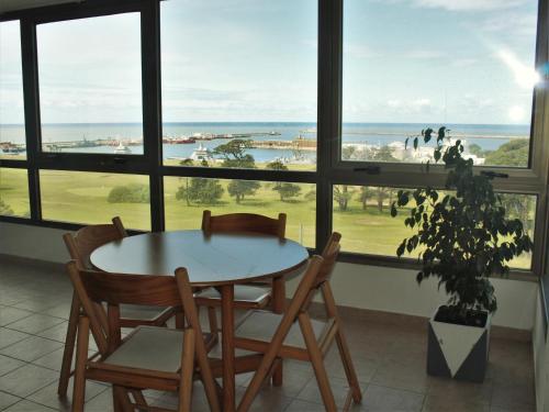 Departamento PREMIUM Zona Golf piso exclusivo con vista al mar para grupo familiar — 4-Star Luxury Hotel in Mar Del Plata, Argentina