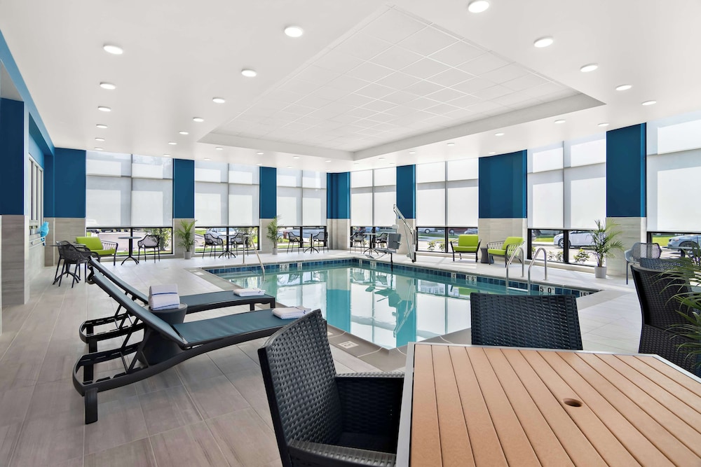 Hampton Inn & Suites by Hilton Chicago Medical District UIC - photo 36