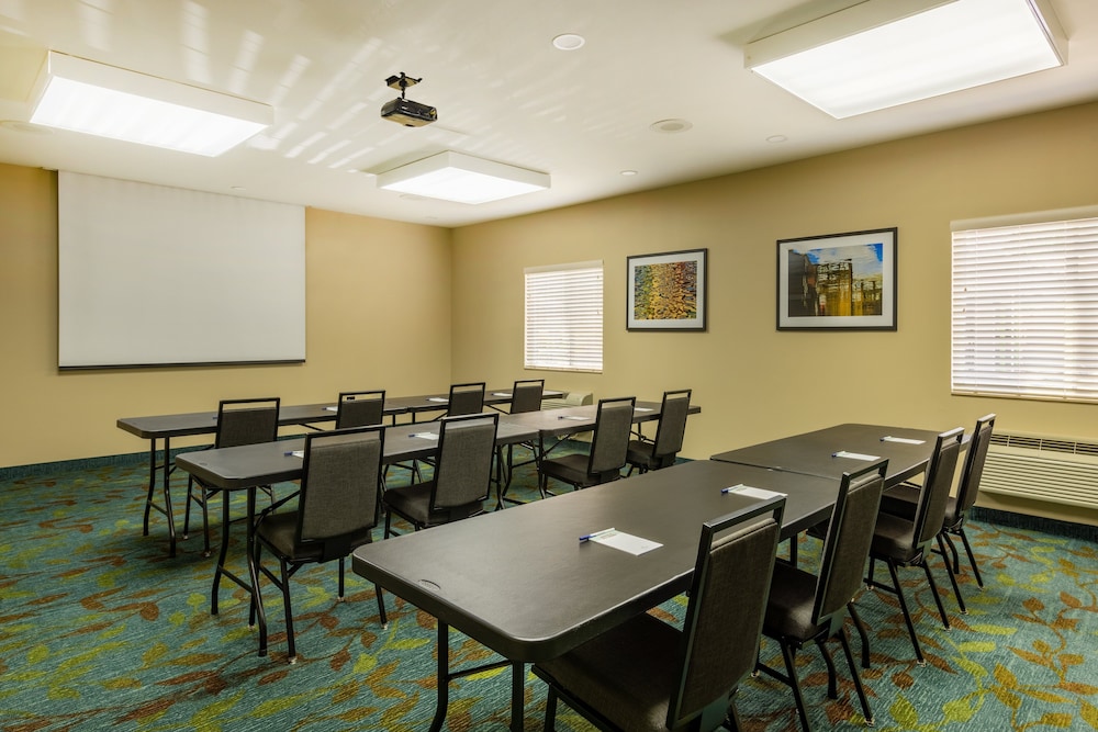 Candlewood Suites Springfield Medical District - photo 26