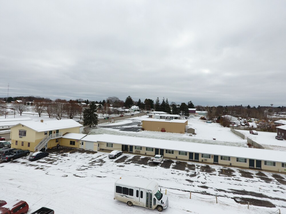 Midway Motel - photo 16