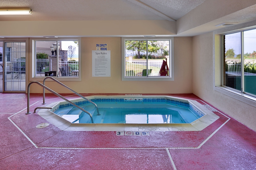 Holiday Inn Express & Suites St Joseph by IHG - photo 57