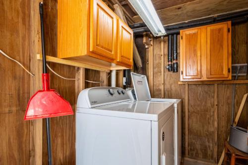 Dip Inn by Oak Island Accommodations - photo 2