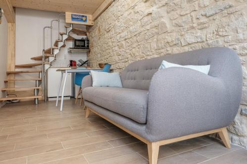 Duplex with Exposed Stone Heart of Lyon 3rd Arrondissement Near Part Dieu - carbon neutral hotel in Lyon