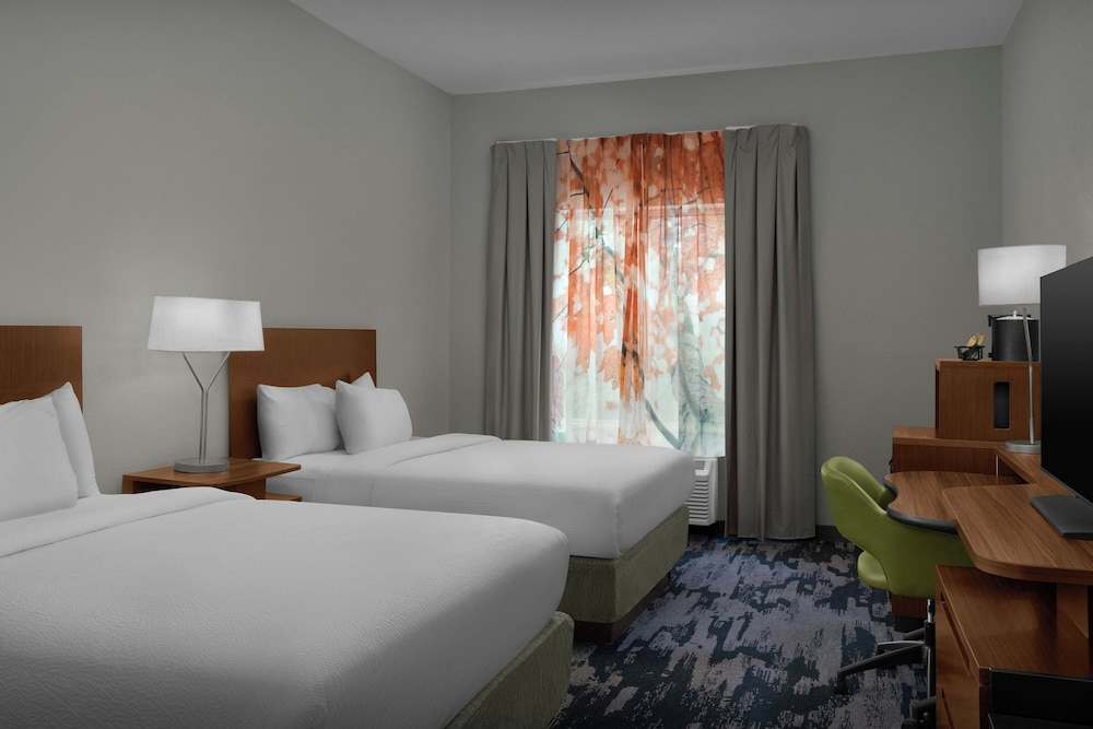 Fairfield by Marriott Inn & Suites Emporia I 95 - photo 13