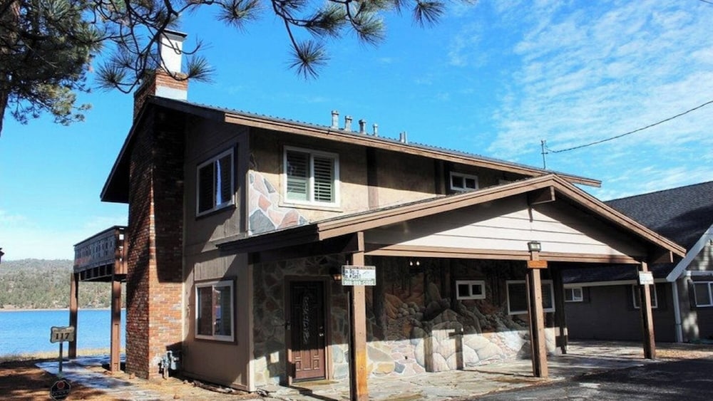 Modern Lakefront Combo - last minute hotel in Big Bear Lake