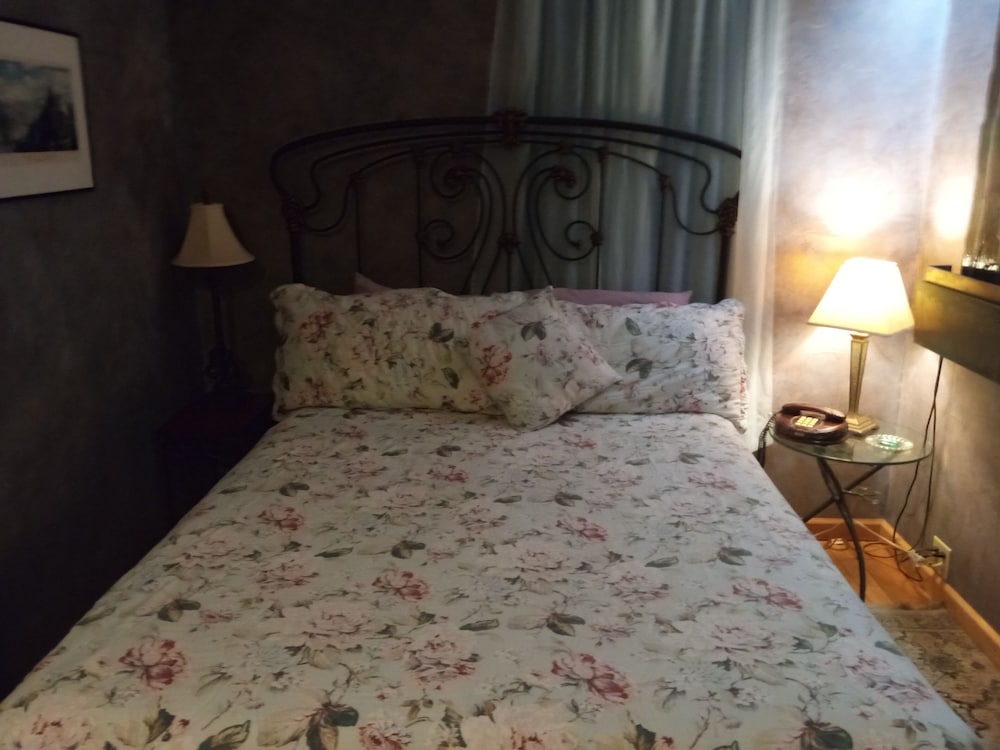 All Season's Groveland Inn - photo 18