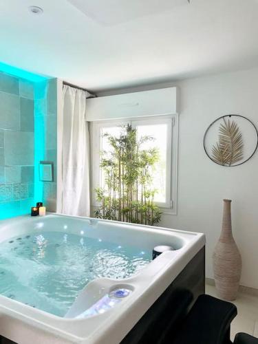 Dans ma bulle Univers Spa - last minute hotel in Unknown City