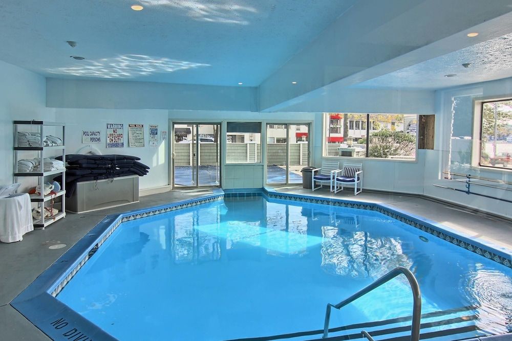 Pointes North Inn - photo 2