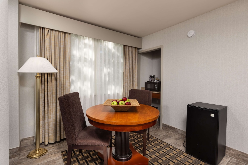 Inn at the Colonnade Baltimore A DoubleTree by Hilton Hotel - photo 22