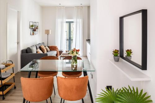 Avanti Buganvilla la Sevilla autAcntica in Sevilla, Spain