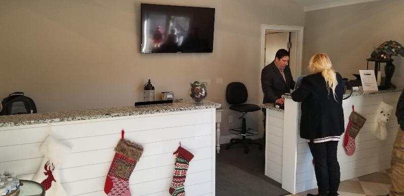 Cedar Park Inn & Whirlpool Suites - photo 7