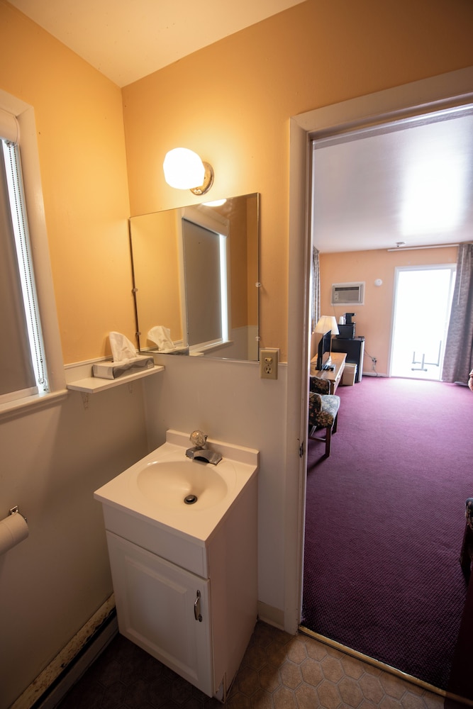 Bell's Melody Motel - photo 12