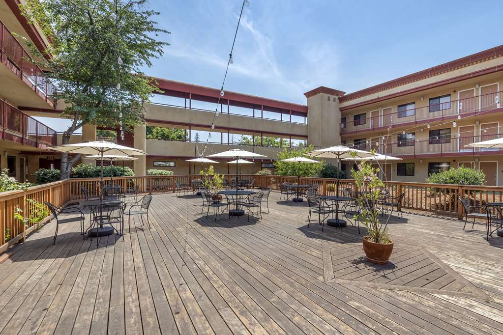 Best Western Plus Orchid Hotel & Suites - photo 17