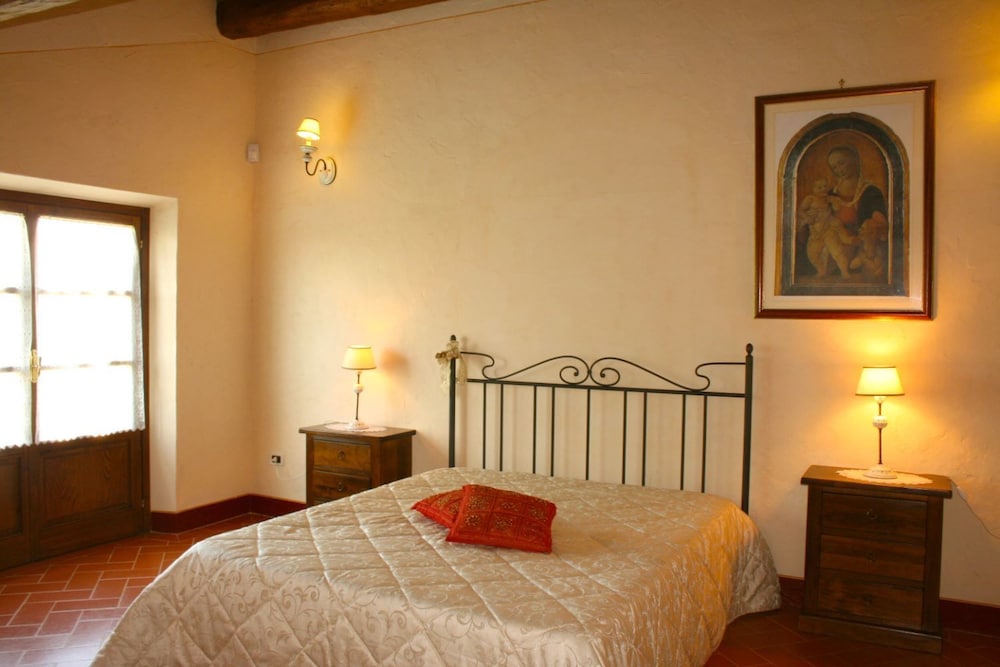 Villa Degli Olivi — 4-Star Luxury Hotel in Castiglion Fiorentino, Italy