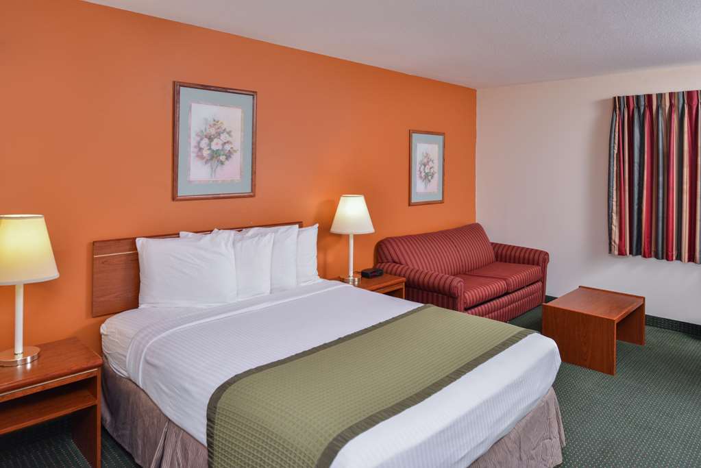 Travelodge Suites by Wyndham Newberg - photo 21