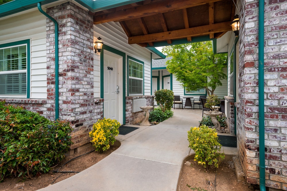 Grass Valley Courtyard Suites - photo 30