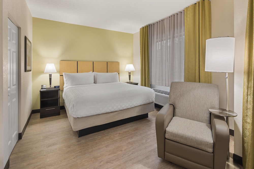Candlewood Suites Charlotte Arrowood by IHG - photo 10