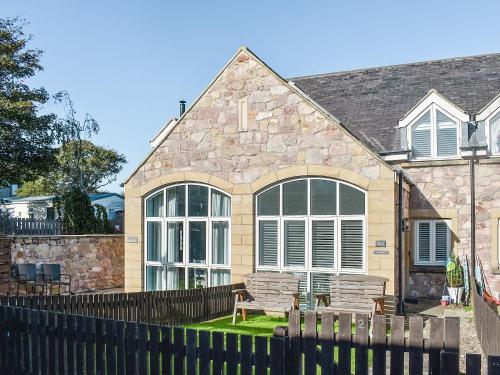 Captain Jack's - carbon neutral hotel in Beadnell