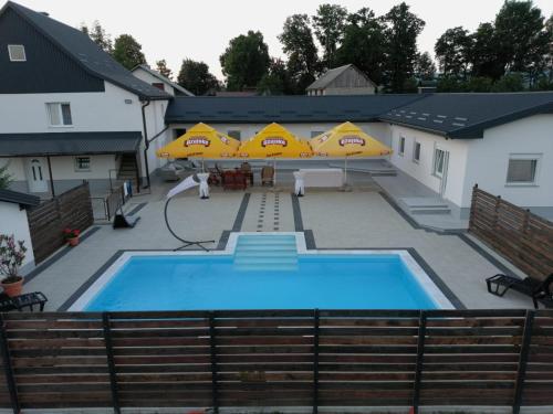 Apartmani Albatros — 4-Star Luxury Hotel in Perusic, Croatia
