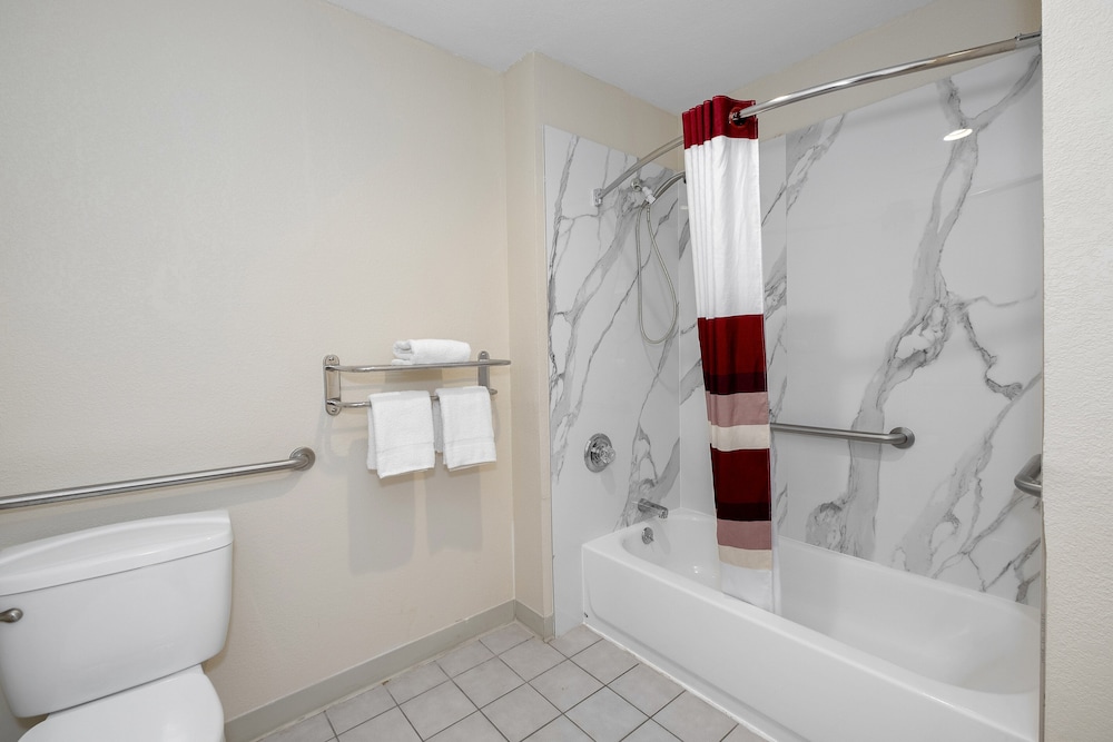Red Roof Inn Gulf Shores - photo 13
