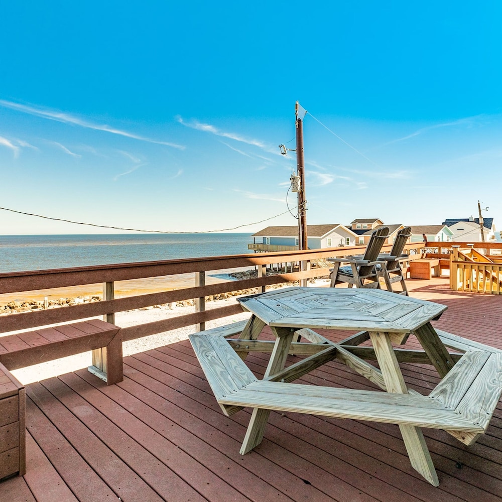 Gulf Adventures and Beachfront Relaxation Awaits - photo 5