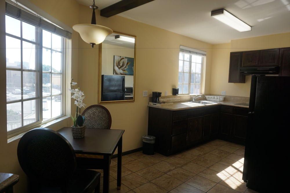 Tuscan Garden Inn - photo 26