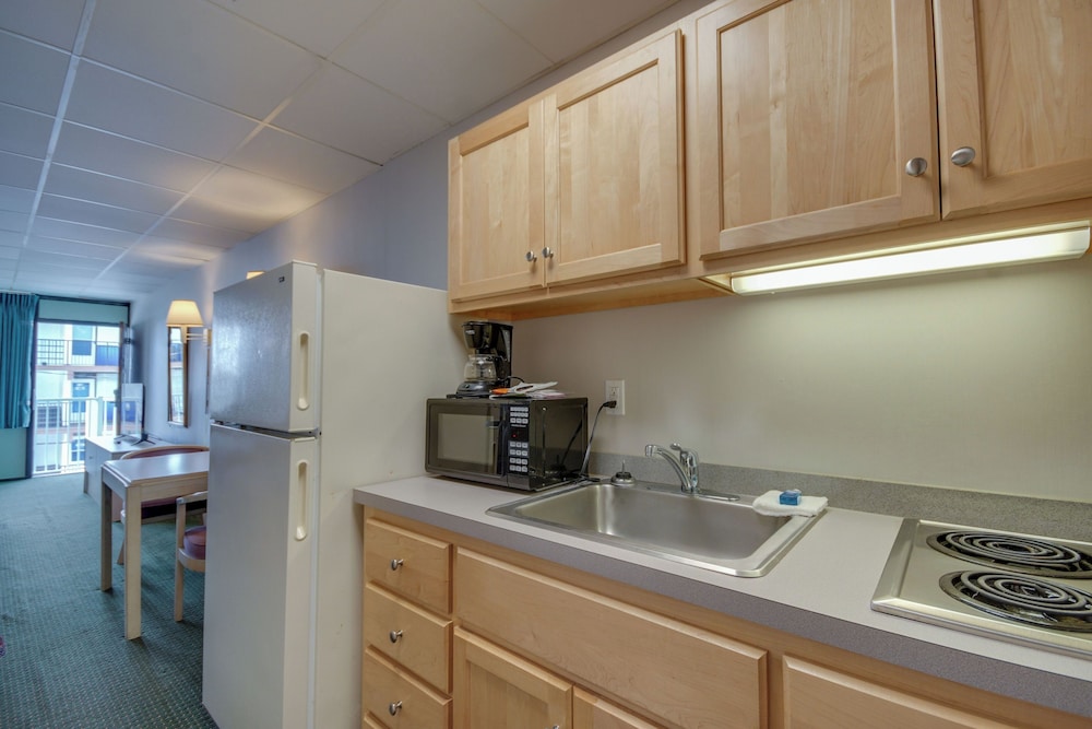 Surf Inn Suites - photo 17