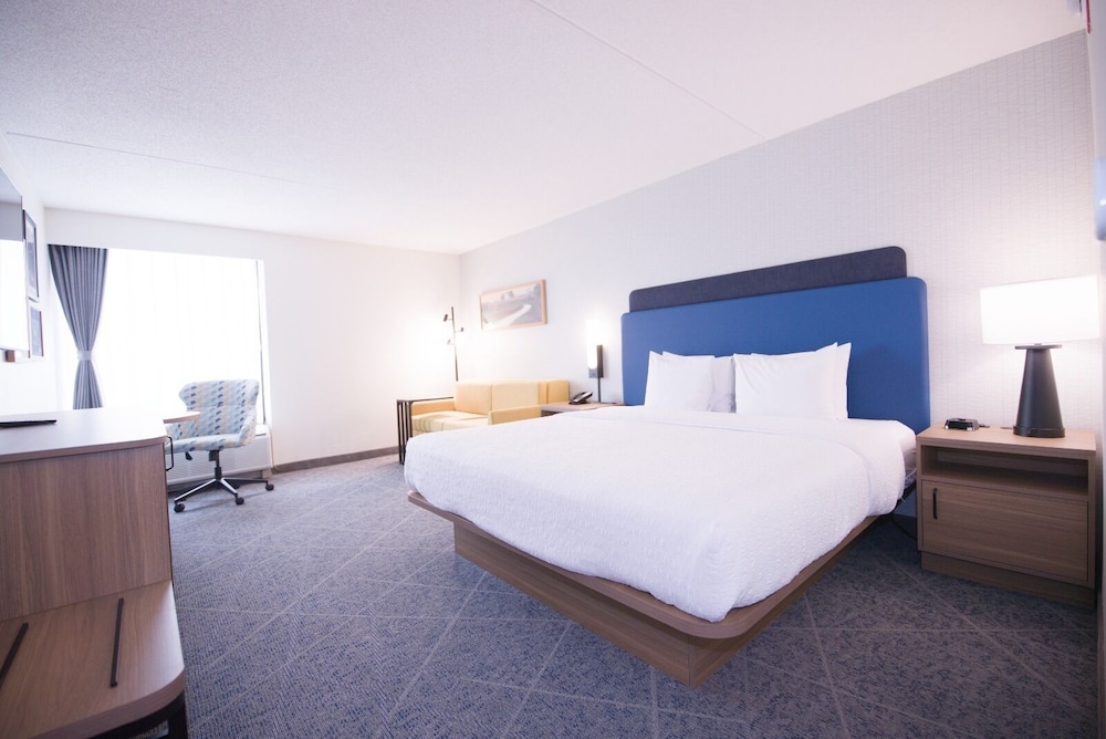 Hampton Inn Chicago Carol Stream - featured photo