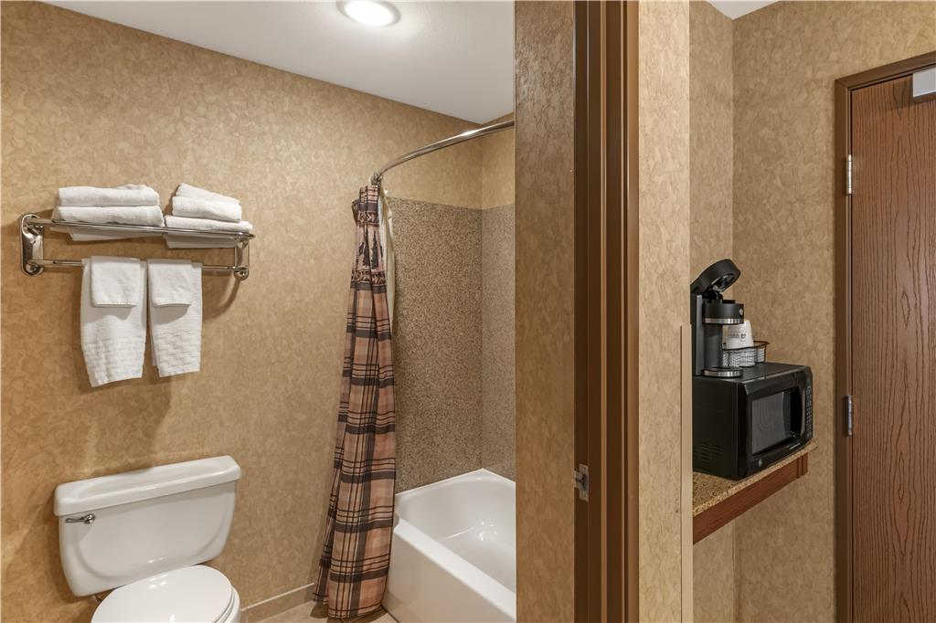 Best Western Plus Kelly Inn & Suites - photo 75