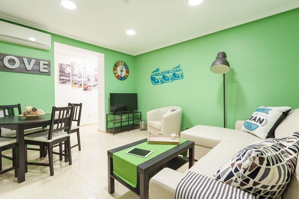 Modern & Beautiful Apt. Historic District Sol — 4-Star Luxury Hotel in Madrid, Spain