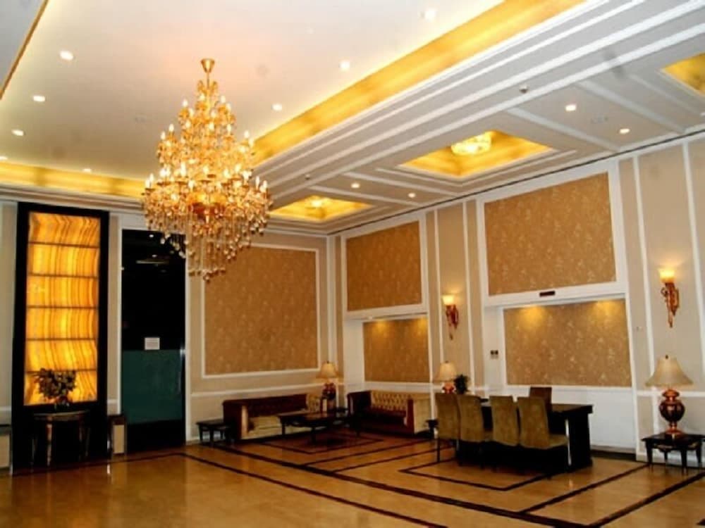 Hotel Royal Panna — hotel in Shahjanpur