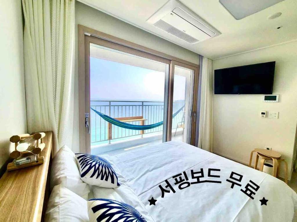 SurfingStay - last minute hotel in Unknown City