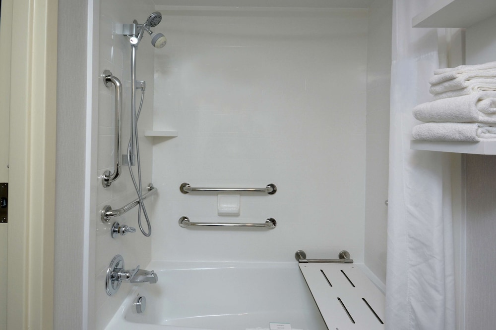 Hampton Inn High Point - photo 24
