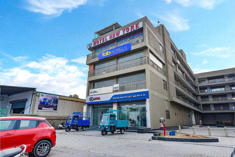 Fabhotel New York in Ahmedabad, India