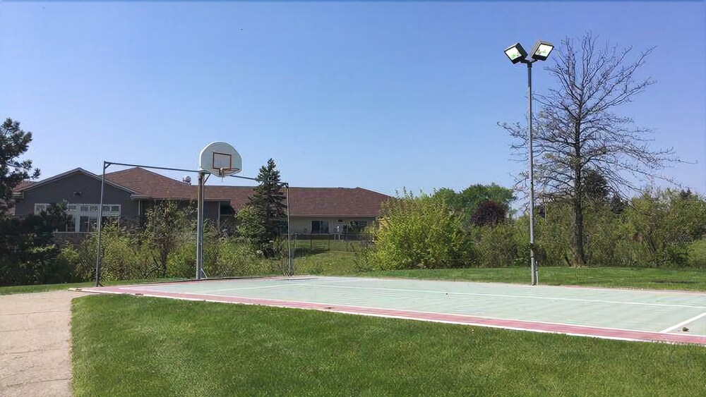 Howard Johnson by Wyndham Merrillville - photo 35
