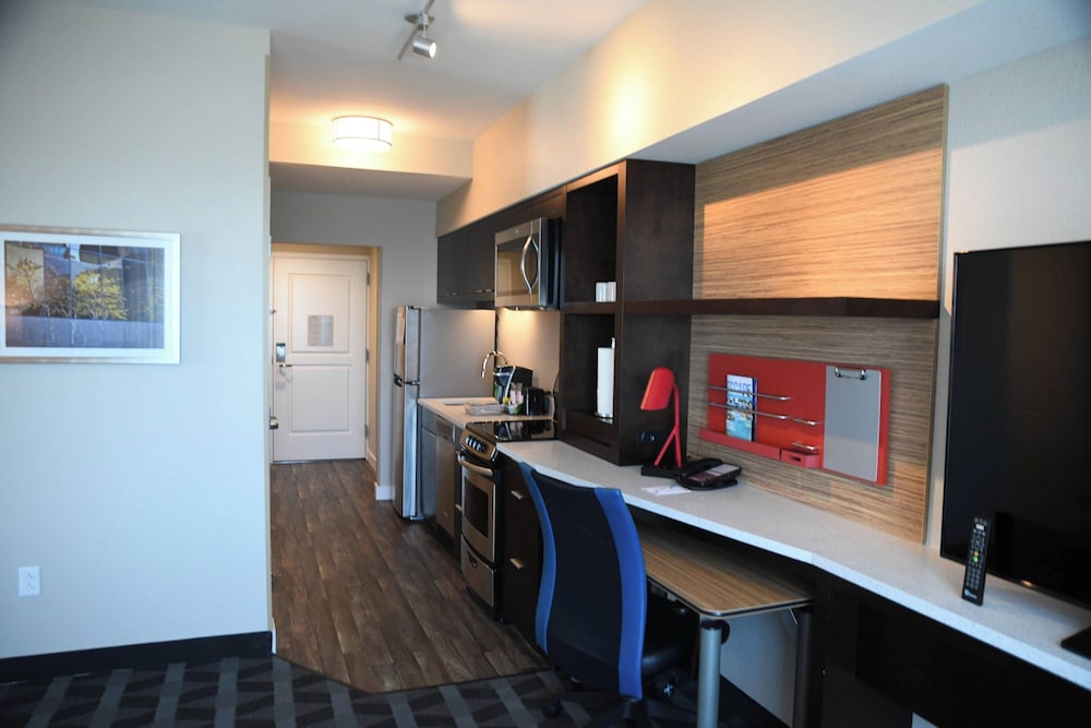 TownePlace Suites by Marriott Kansas City at Briarcliff - photo 13