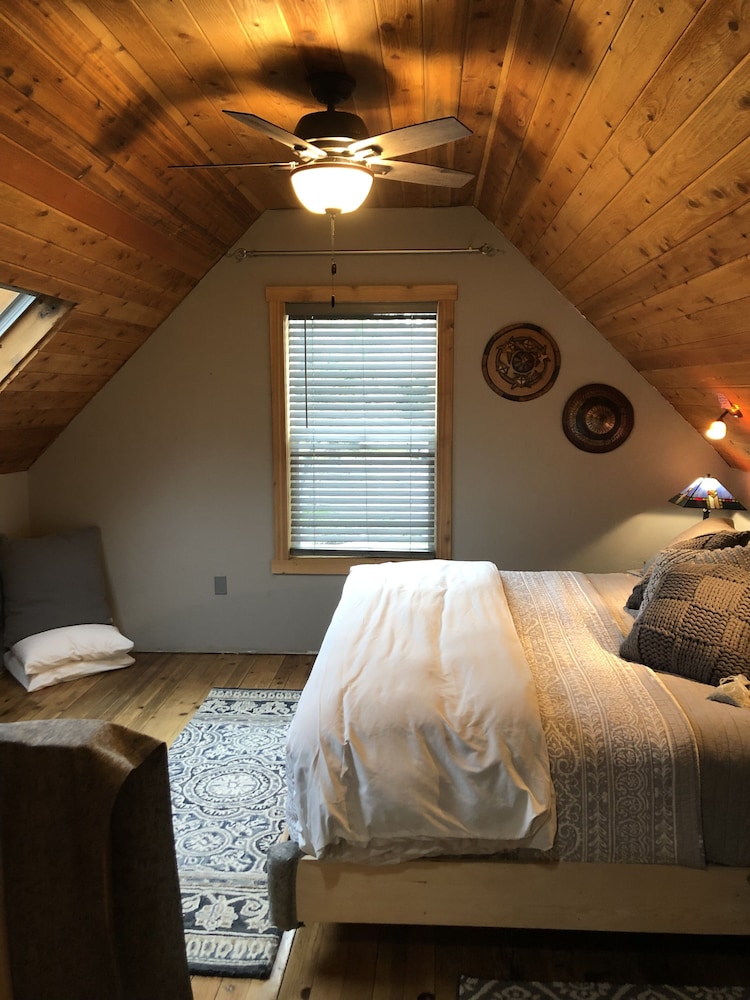 Weaverville Whitmore Inn - photo 18