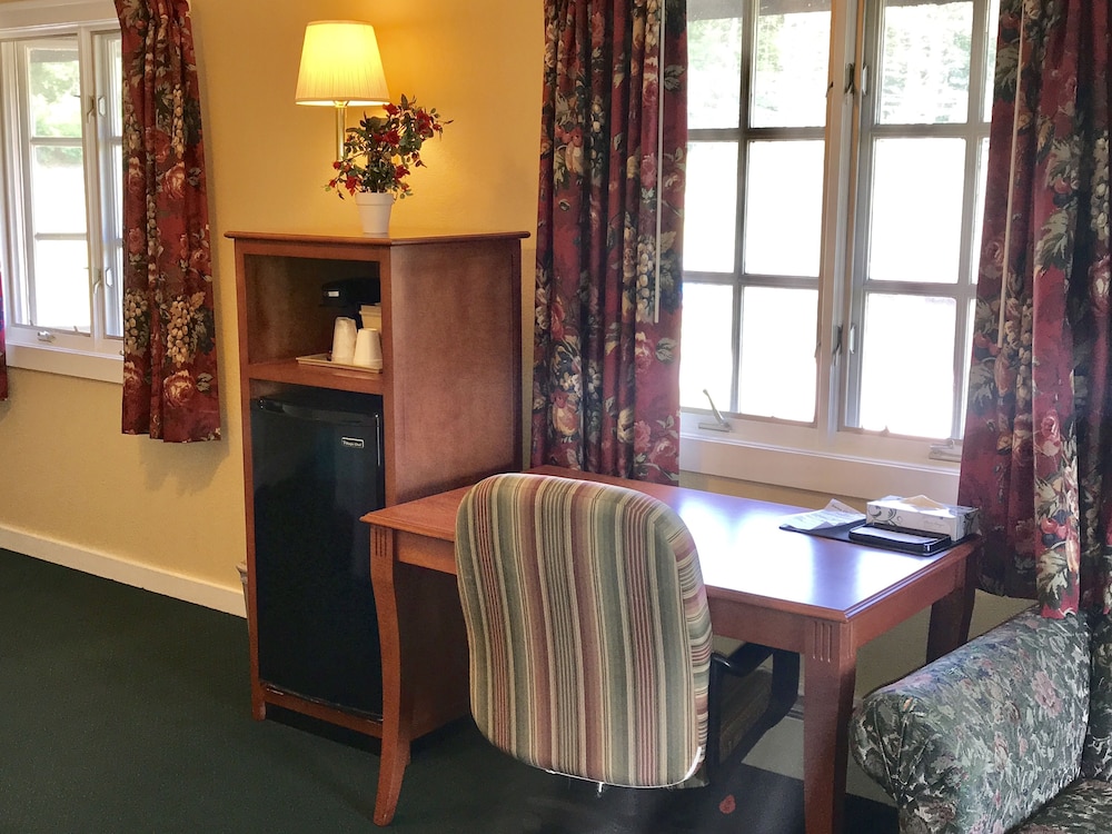 Swiss Chalets Village Inn - photo 46