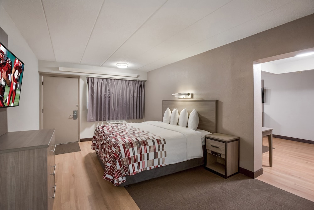 Red Roof Inn Philadelphia Trevose - photo 8