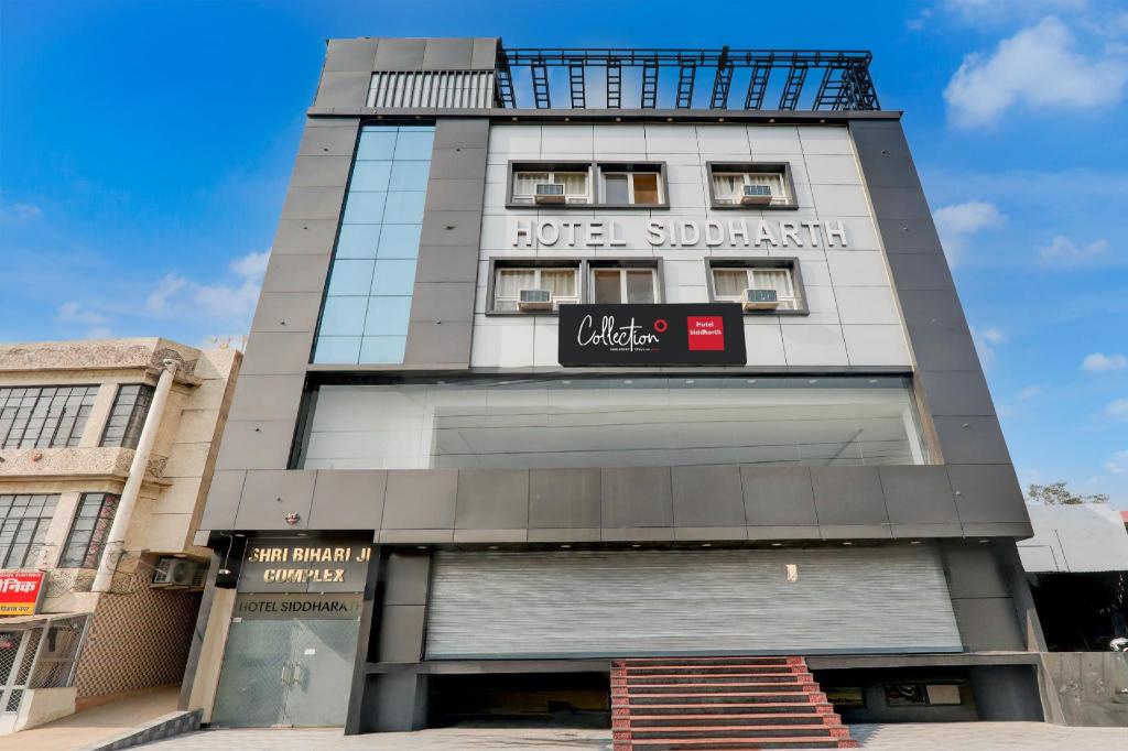 Collection O Siddharth Near A to Z Electronics in Kanpur, India