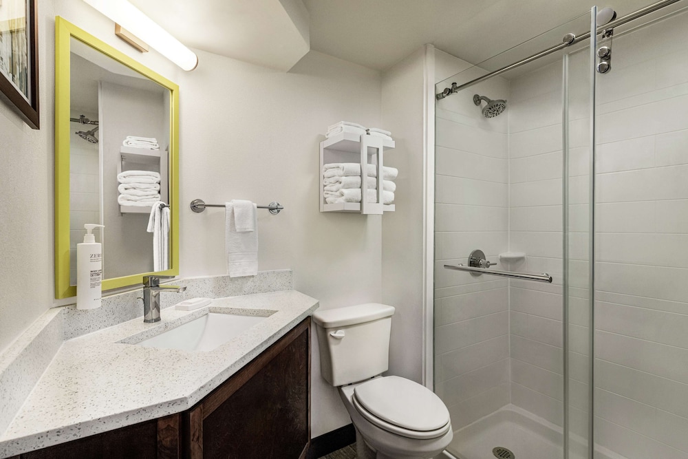 Hampton Inn Kansas City Airport - photo 19