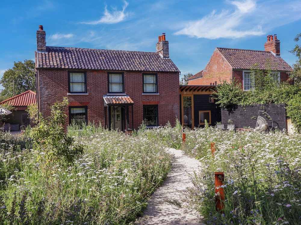 Oak Cottage — 4-Star Luxury Hotel in Lowestoft, United Kingdom