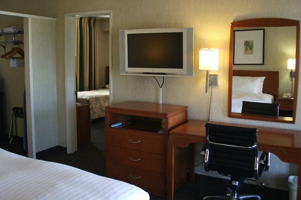 Vagabond Inn Los Angeles at USC - photo 16