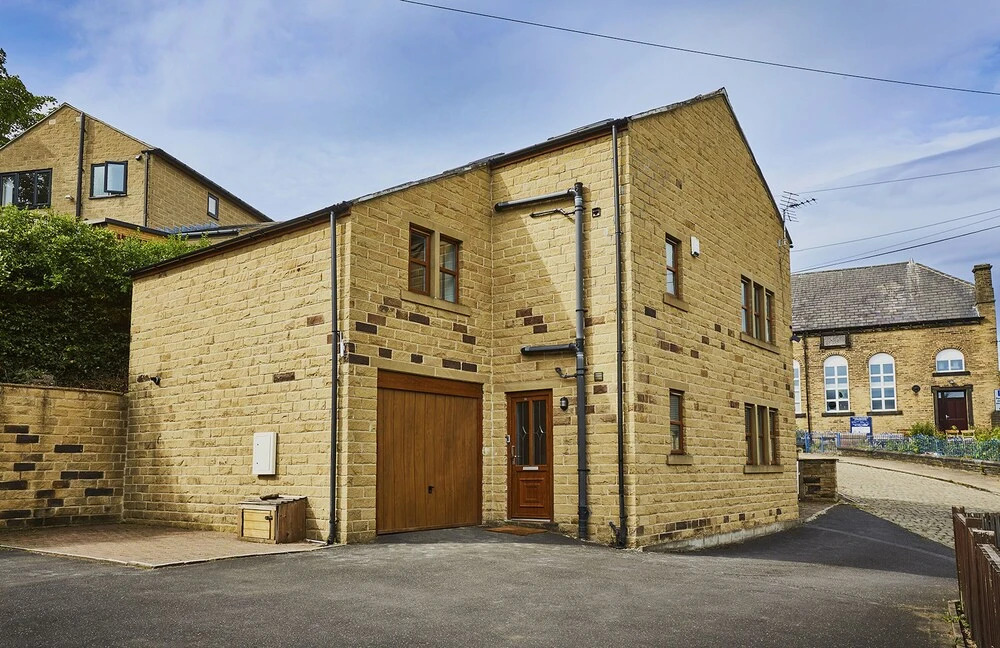 Listers Nest — 4-Star Luxury Hotel in Halifax, United Kingdom