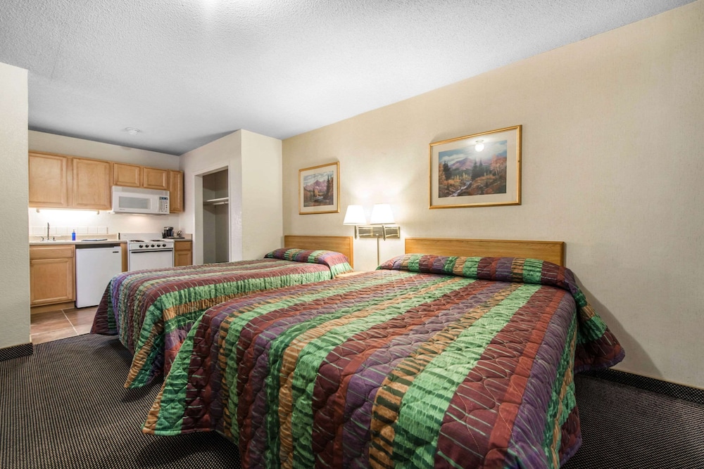 Rodeway Inn & Suites Colorado Springs CO - photo 11