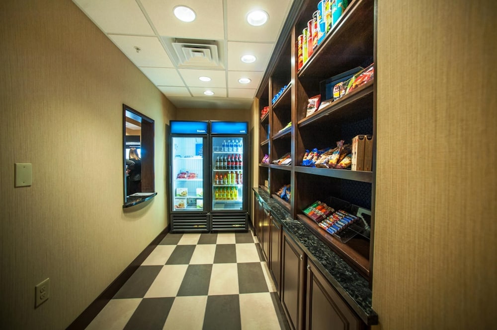Hampton Inn Fort Morgan - photo 18