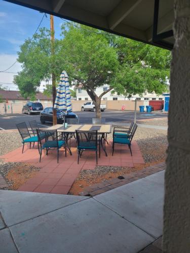 Red Rock Motel and Dam Motel - photo 32