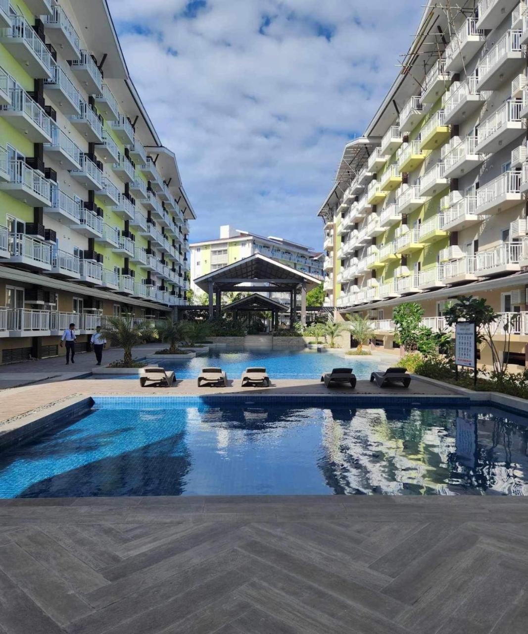 CoffeeSummer Studio apartment 211 Near Mactan Airport — 4-Star Luxury Hotel in Lapu-Lapu City, Philippines