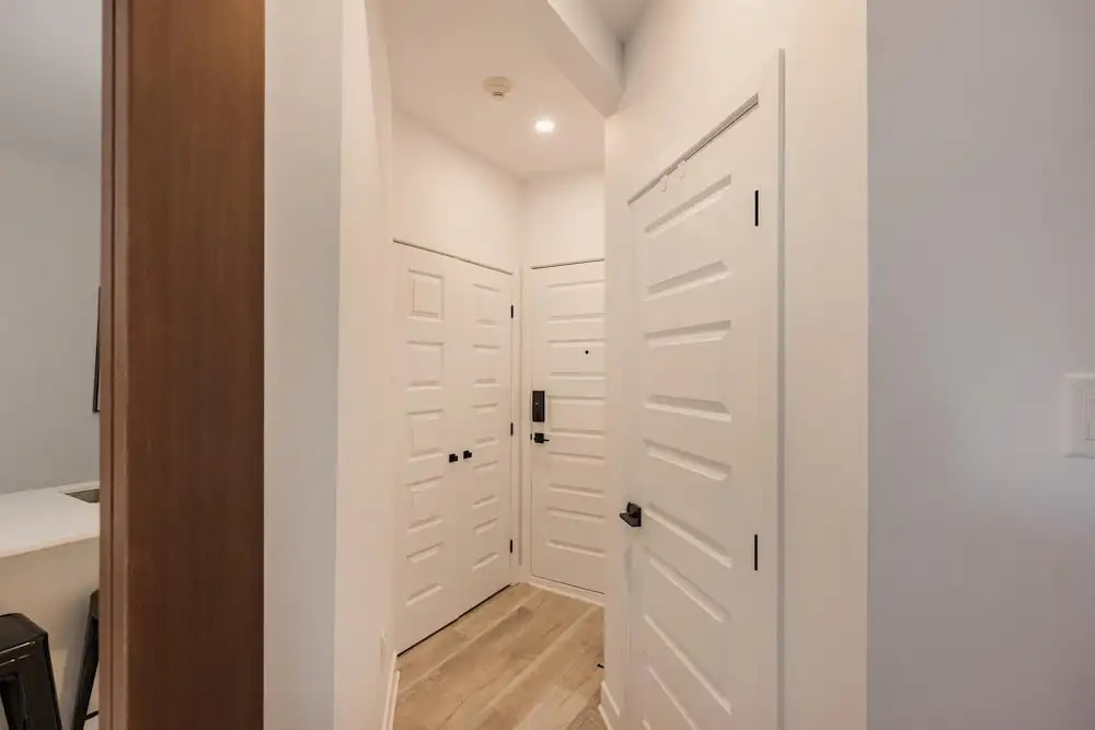 Le Mile End by M11 Spacious 2BDR Unit with Sofa Bed — 4-Star Luxury Hotel in Montreal, Canada