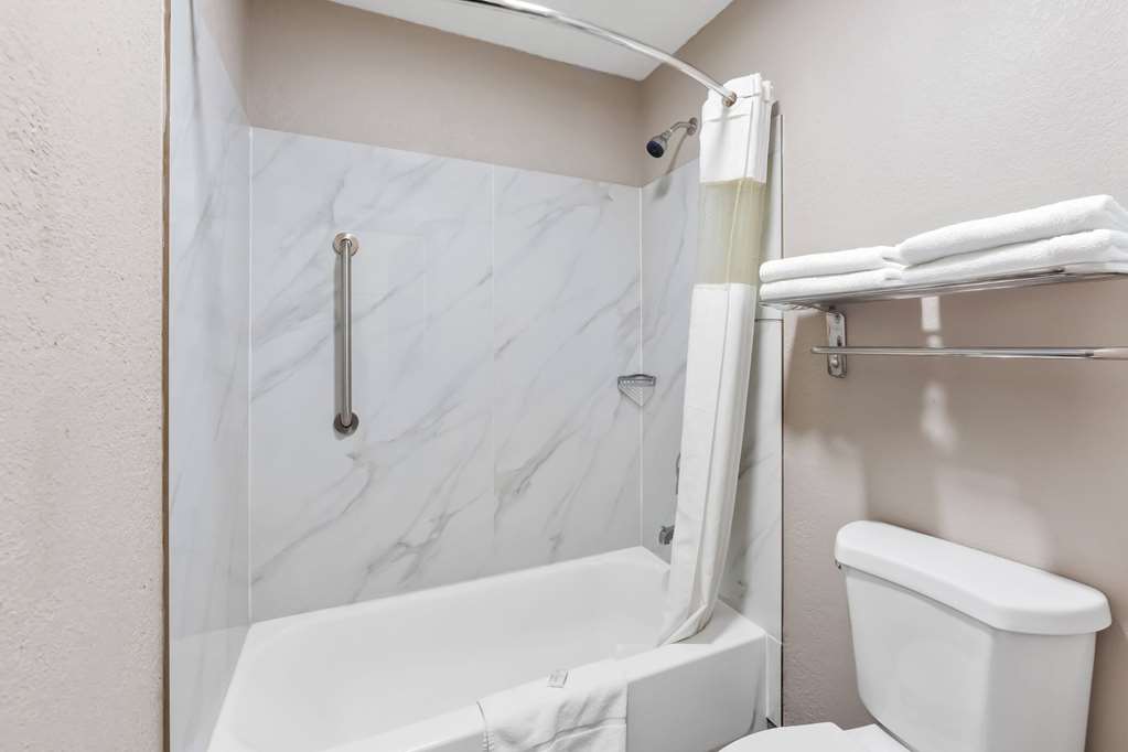 Days Inn by Wyndham Brownsville - photo 30